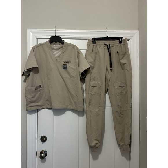 FIGS STAR WARS Mandalorian Baby Yoda Scrub Set Tan XL Top Large Tall Joggers - Picture 1 of 11